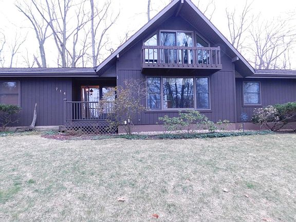 2nd image of 714 Lakeview Dr