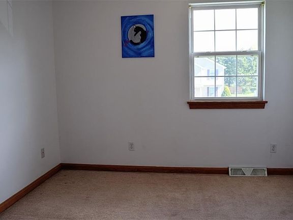 5th image of 11162 Willow Dr