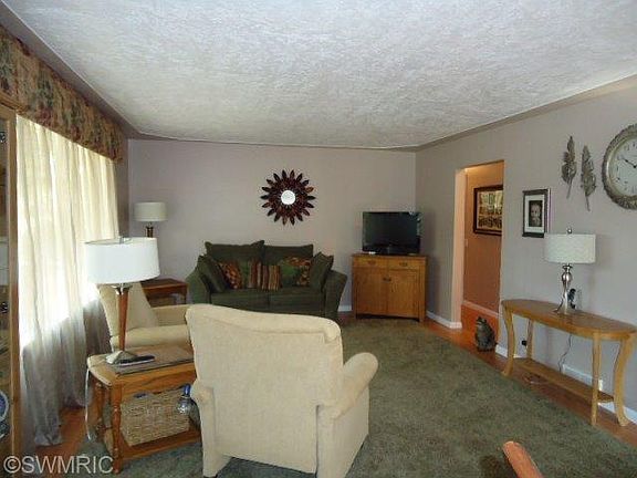 5th image of 2180 Lake Ave