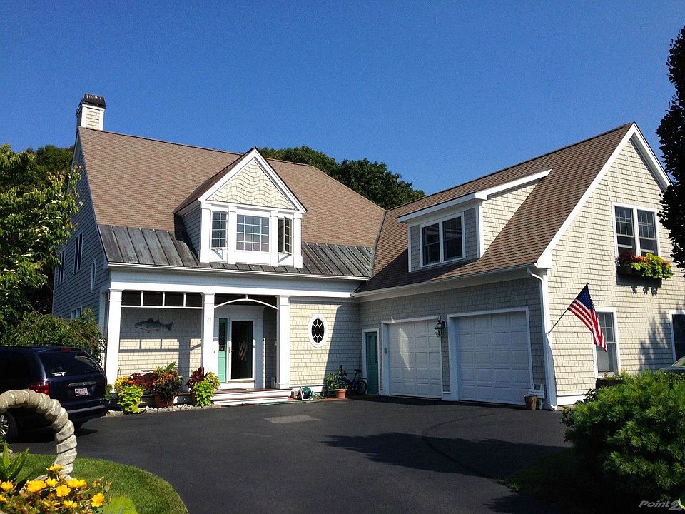 Welcome to 21 Lands End Drive