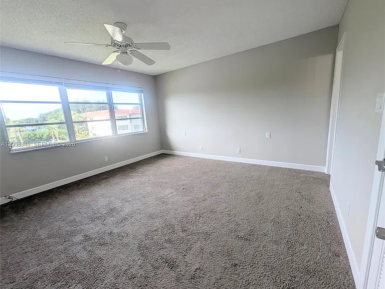 820 S Hollybrook Dr #303 — Photo 7
