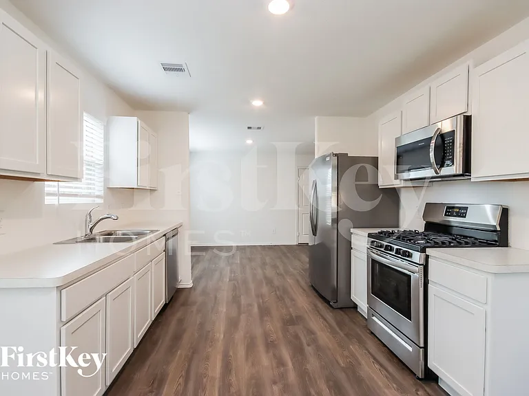 3731 Solanum Dr — Photo 5