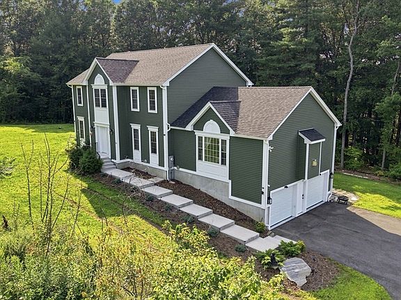 3rd image of 25 Greenbriar Dr