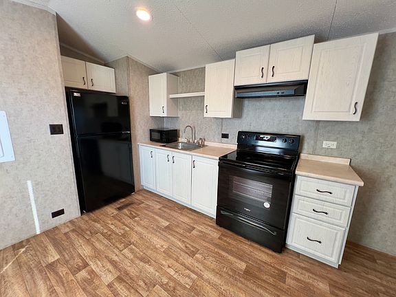 3rd image of 59B Joyce Dr