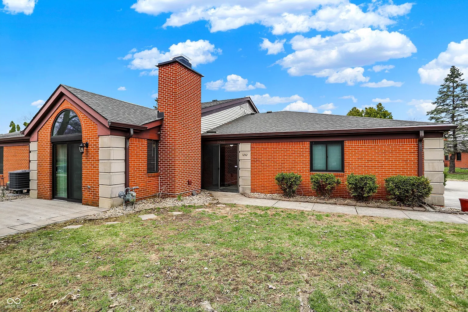 9242 Golden Leaf Way photo 1