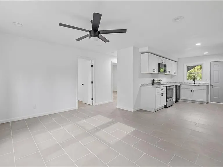 608 N College Dr #3 — Photo 19