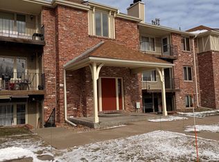 4321 S 58th St APT 8, Lincoln, NE 68516