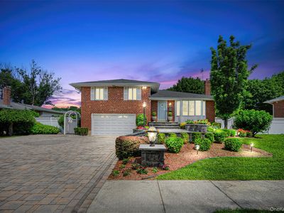 132 Oakwood Drive, Syosset, NY, 11791