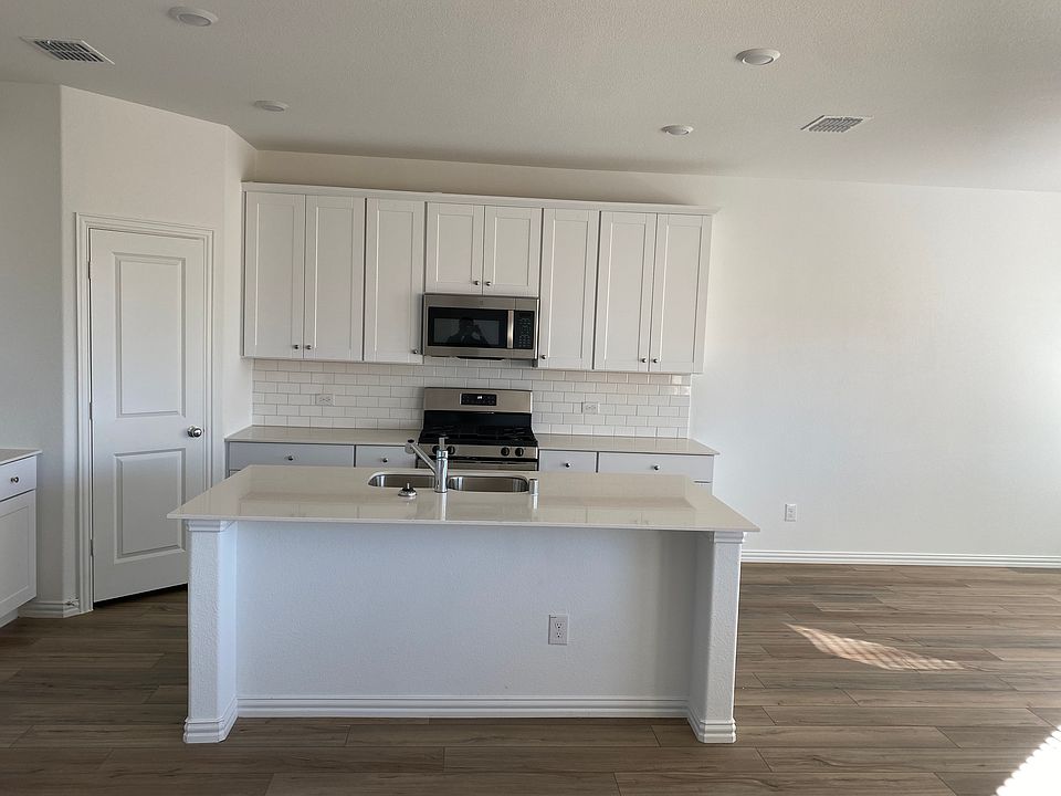 1st image of 1128 Flameleaf Dr