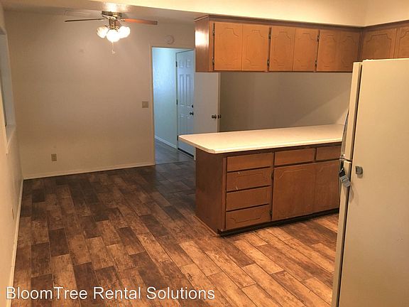 3rd image of 1219 E Five Star Blvd