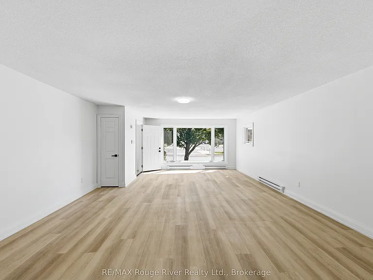 144 Macdonald Ave #A — Photo 4