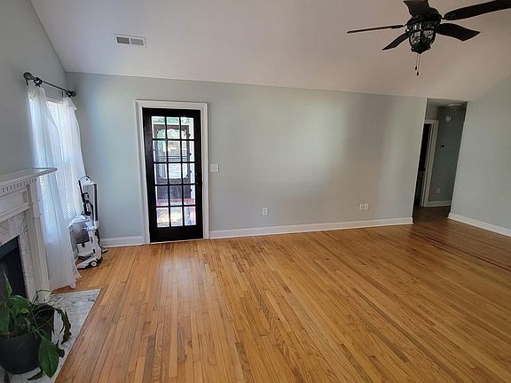 4th image of 1333 Mapleton Ave