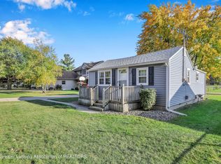 1006 E Walker St, Saint Johns, MI 48879