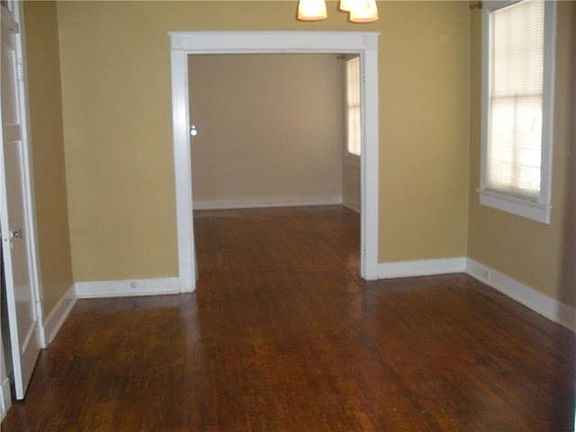 4th image of 1627 S Carrollton Ave