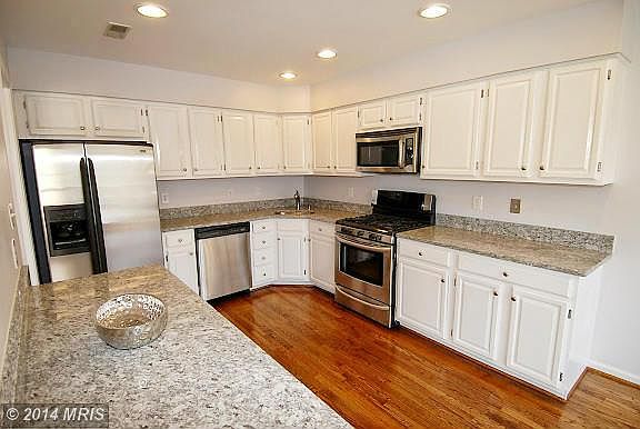 2nd image of 5104 Woodford Dr