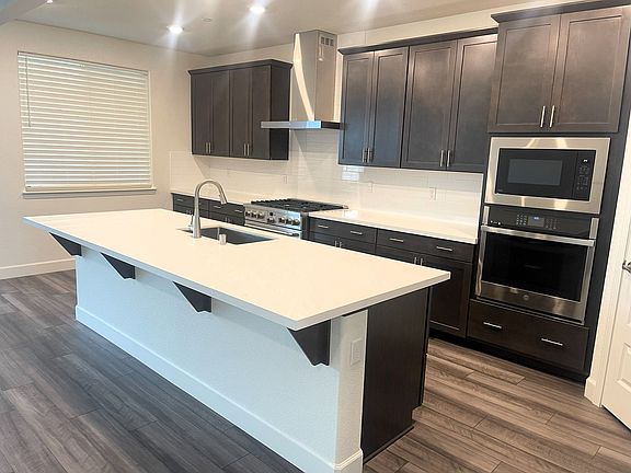 3rd image of 4650 Scenic Vista Dr