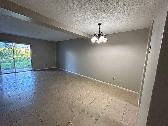 5th image of 157 Ivy Ln APT D