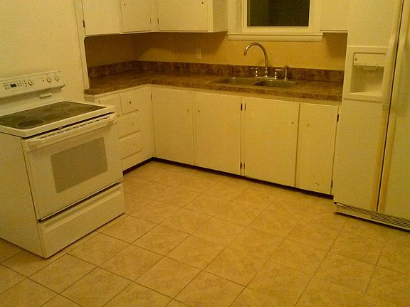 2nd image of 187 Roosevelt St #1