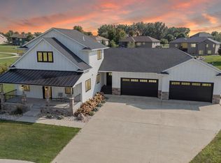 129 Winterberry Cir, Crooks, SD 57020