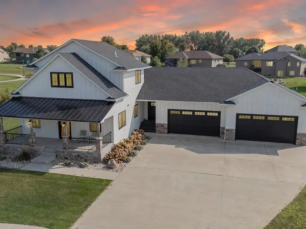 129 Winterberry Cir, Crooks, SD 57020