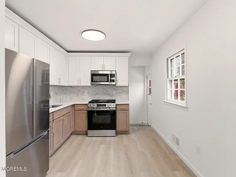1041 Mulberry Pl — Photo 1