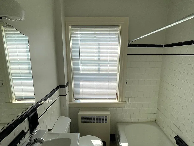 765 Park Ave #2A — Photo 3