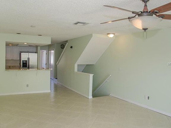 5th image of 313 Madeira Cir