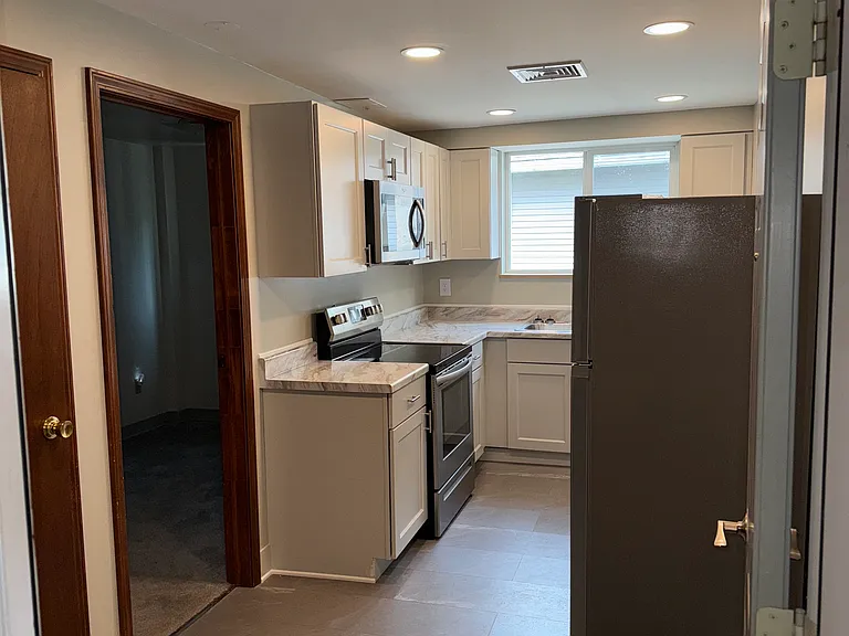 145 Caledonia St #1E — Photo 5