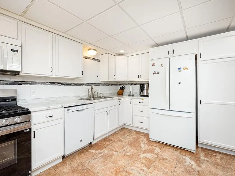 3339 Elsinore Ct — Photo 41