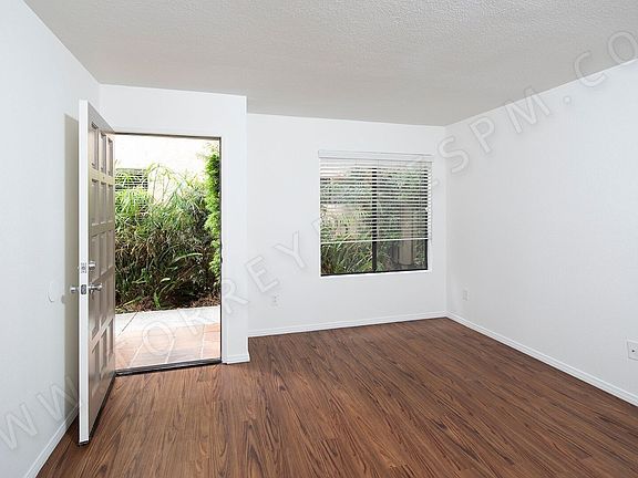 4th image of 1038 & 1040 Hornblend St