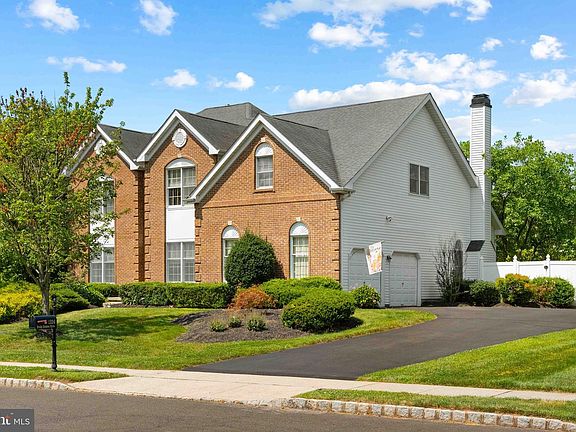 3rd image of 1224 Bridle Estates Dr