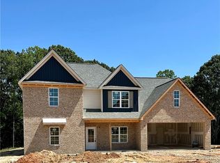 717 Cedar Dr, Winston Salem, NC 27107