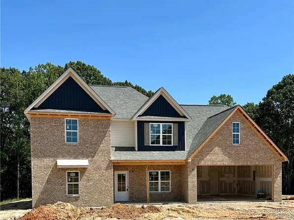 717 Cedar Dr, Winston Salem, NC 27107