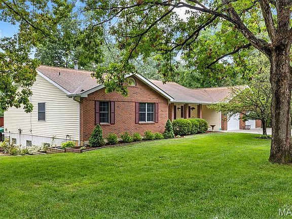 2nd image of 159 Orchardview Dr