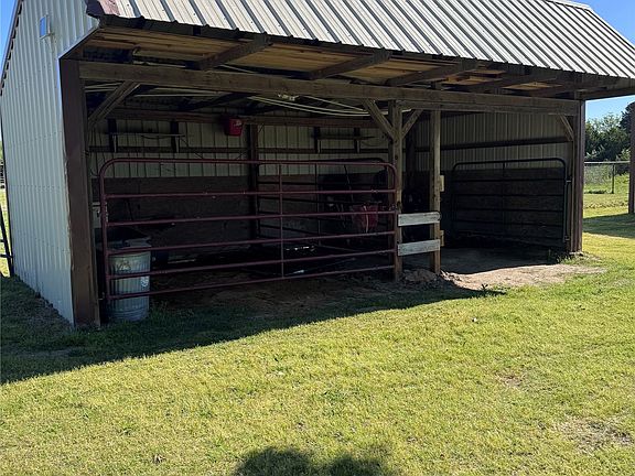 5th image of 939 N Basin Rd