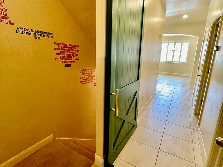 436 E Paris Dr — Photo 15