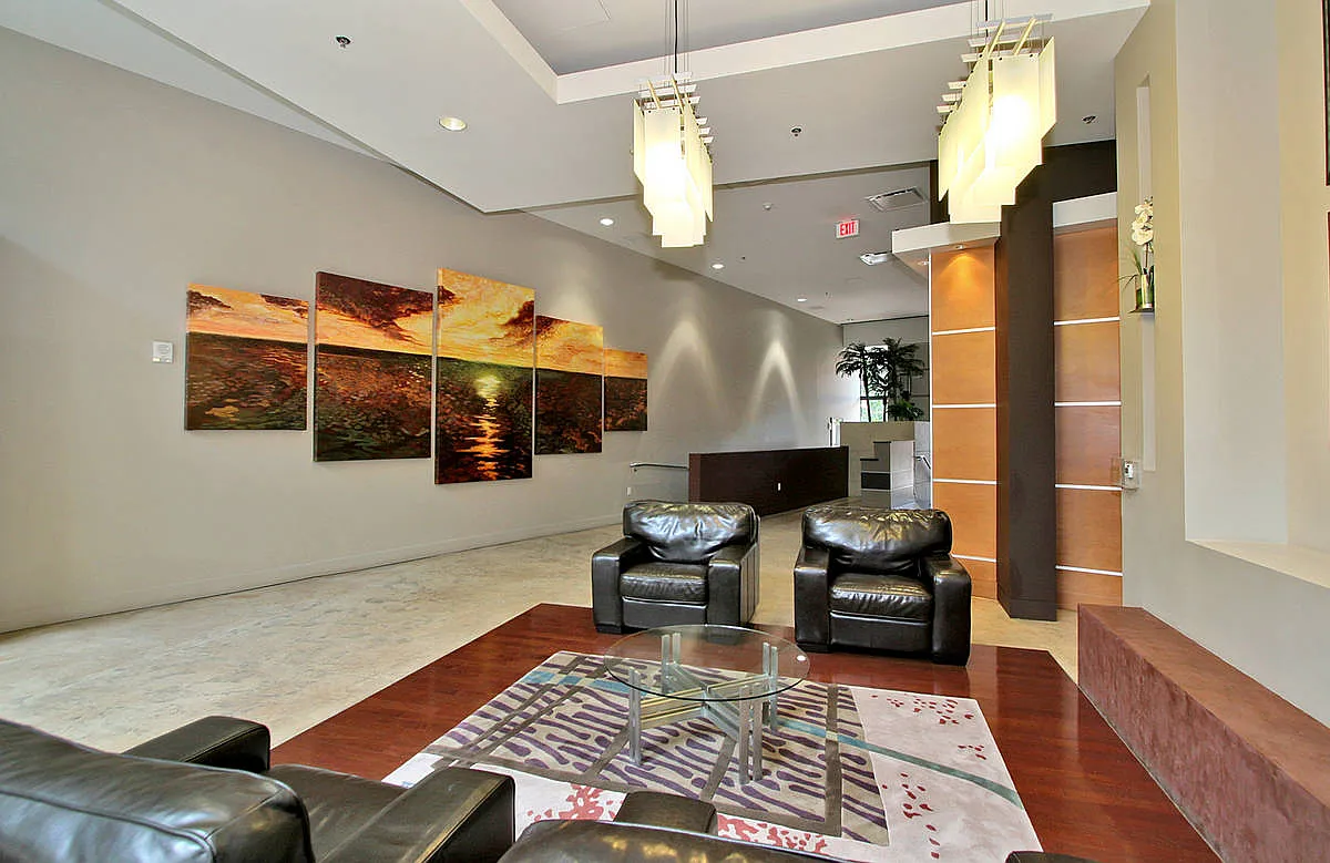 Studio, 487 sqft, $3,800 — Photo 2