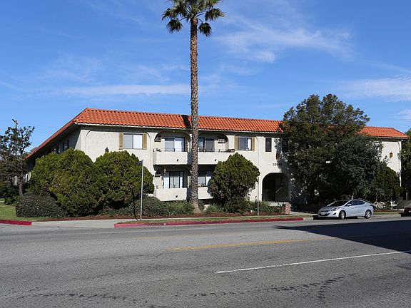 2nd image of 10949 Palms Blvd APT 1