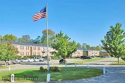 Lees Crossing Apartments — Photo 3