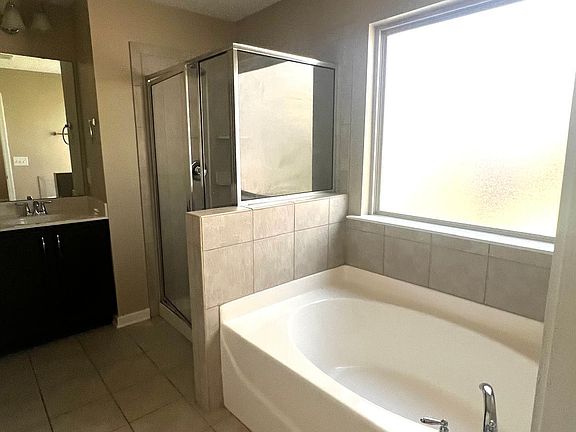 3rd image of 100 Torrey Heights Ln #1