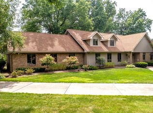 800 Hidden Lakes Dr NE, Warren, OH