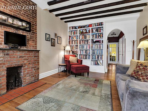 2nd image of 431 W 54th St APT 4C
