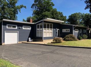 25 Martins Ln, Berkeley Heights, NJ 07922