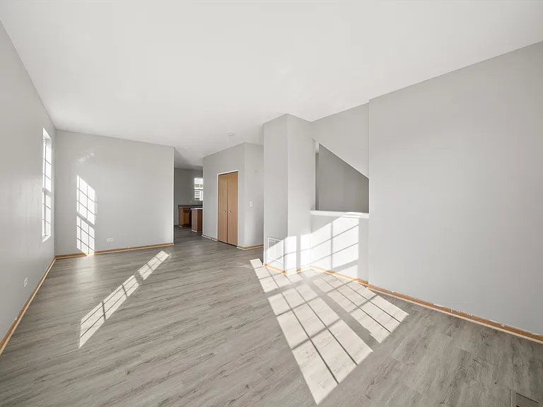 1688 W Turtle Creek Ln — Photo 5