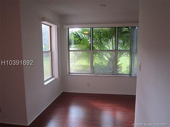 4th image of 3310 Pinewalk Dr N APT 1812