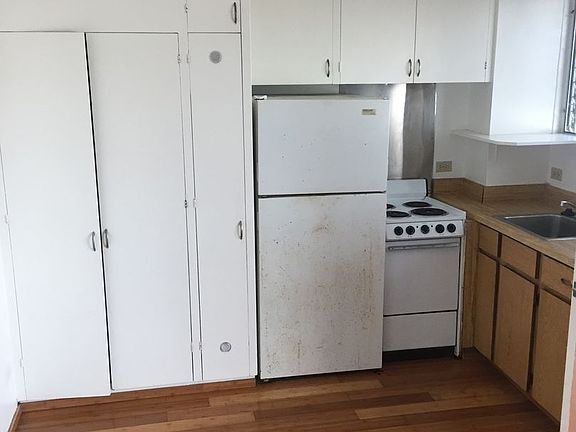 3rd image of 636 Nalanui St APT 203