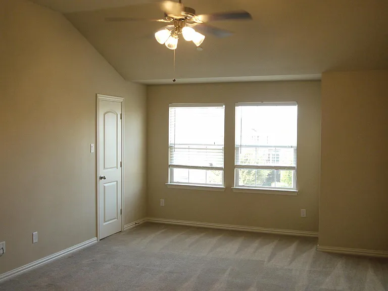 4660 Perthshire Ct — Photo 22