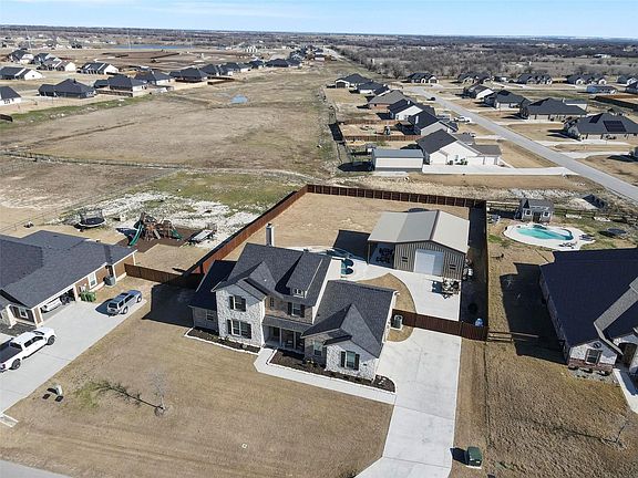 3rd image of 136 Meadow Vista Dr