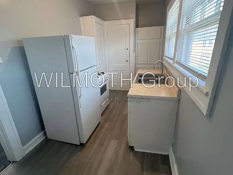 634 E 37th St #4 — Photo 6