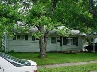 908 W Pecan St, Carbondale, IL 62901